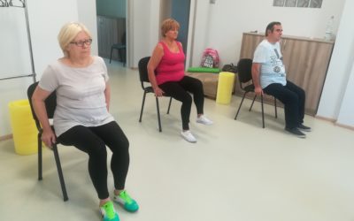 Kto rano wstaje .. ten przychodzi na&nbsp;poranną gimnastykę !